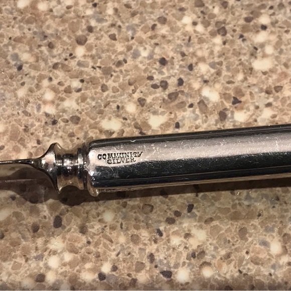 Community Silver Set of Knives - Picture 4 of 8